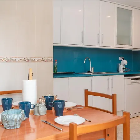3 Min, Wifi, Air Conditioning, Garage!
